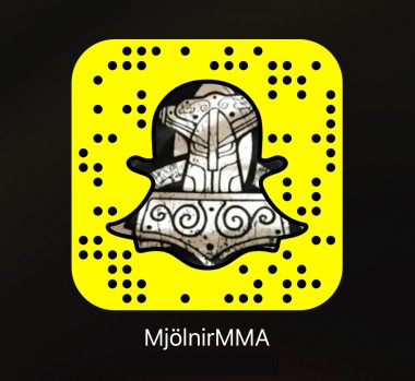 FYLGSTU ME UNDIRBNINGI MMA KEPPNISLII MJLNIS  SNAPCHAT